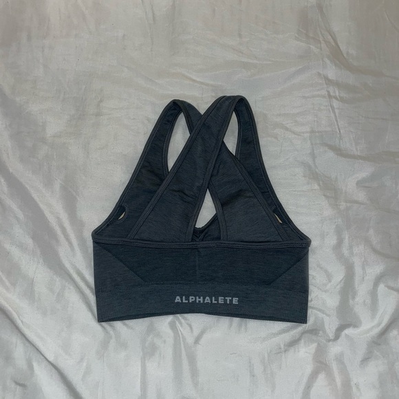 Alphalete amplify sports bra in titanium - Picture 10 of 13
